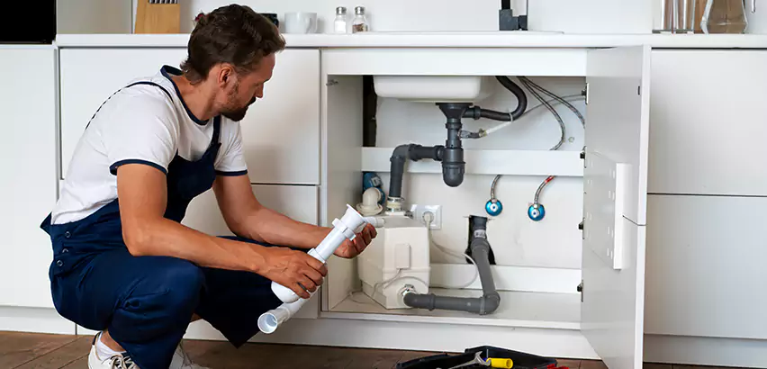 Plumbers for Frozen Pipes in Holtsville